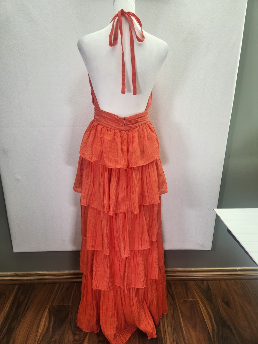 Olivaceous Orange Ruffle Tiered Halter Maxi Dress Sz S Open Back Event Cruise NW - Picture 3 of 15